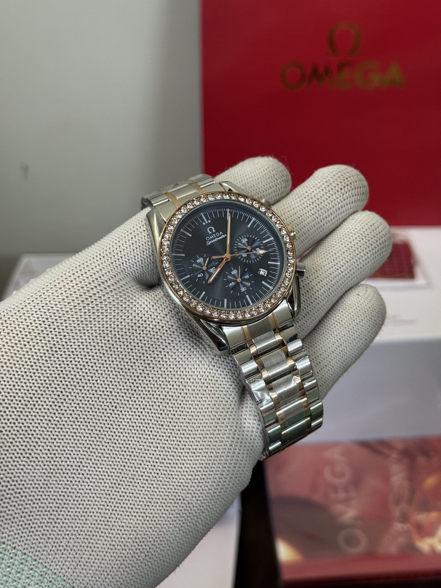 Ome_ga SpeedMaster Blue Diamond Chronograph