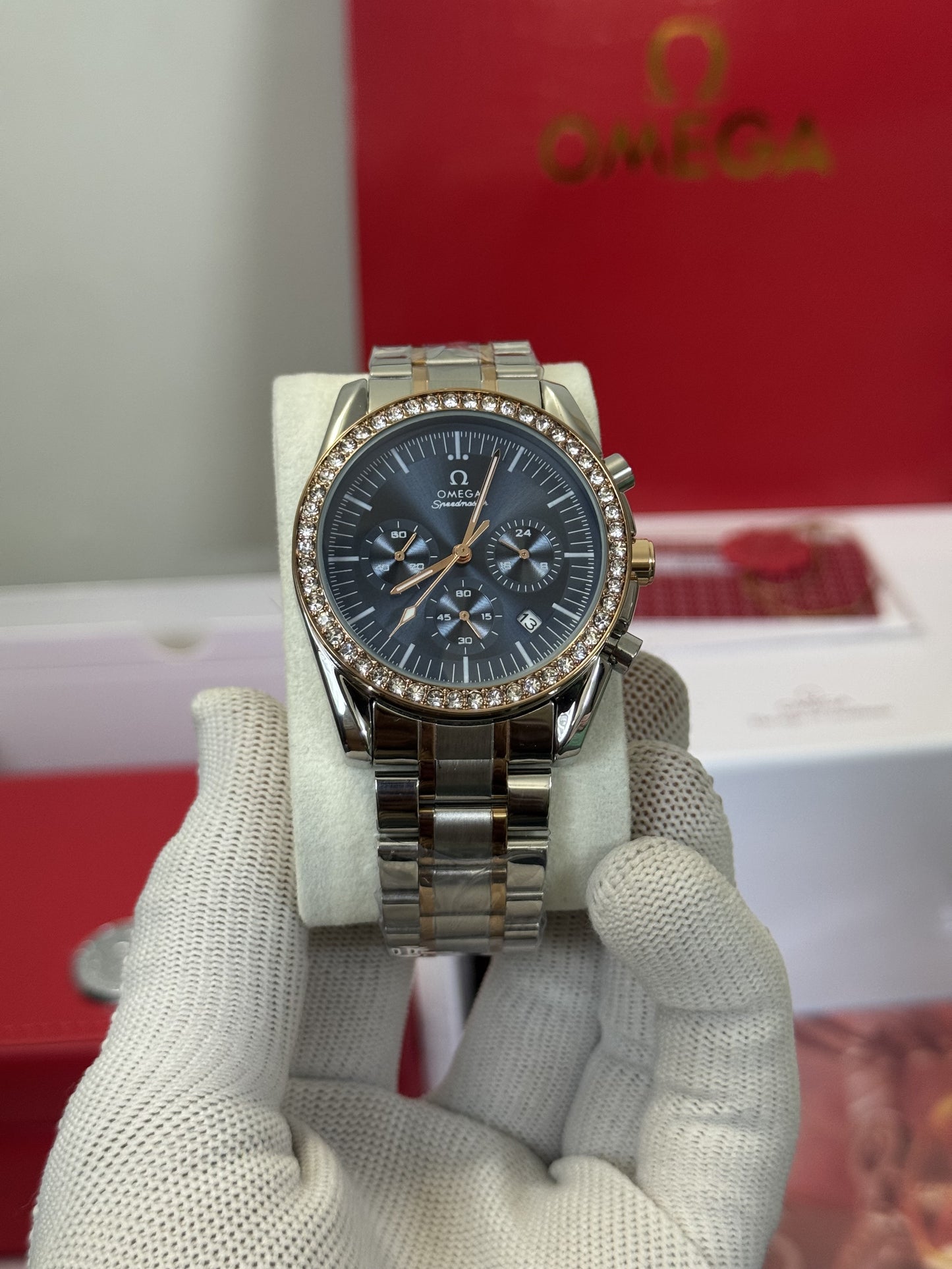 Ome_ga SpeedMaster Blue Diamond Chronograph