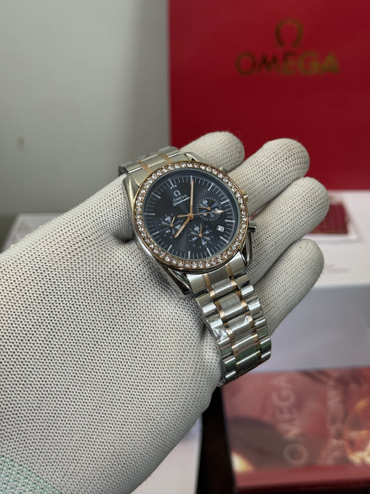 Ome_ga SpeedMaster Blue Diamond Chronograph